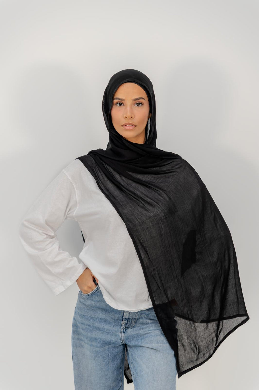 MODAL BLACK