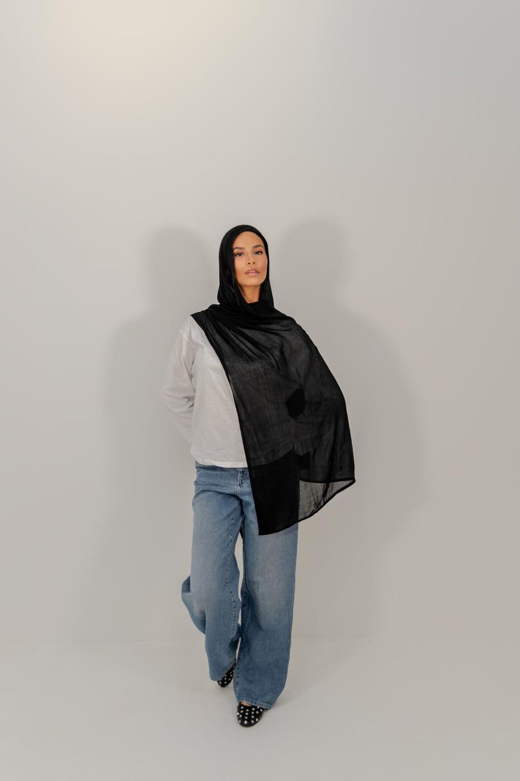 MODAL BLACK